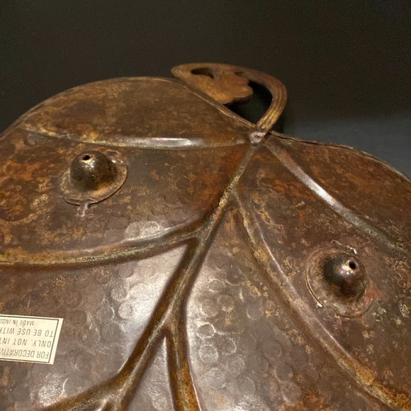 Bronze color metal grape leaf decorative table decor made in India 16x11” - Picture 7 of 8